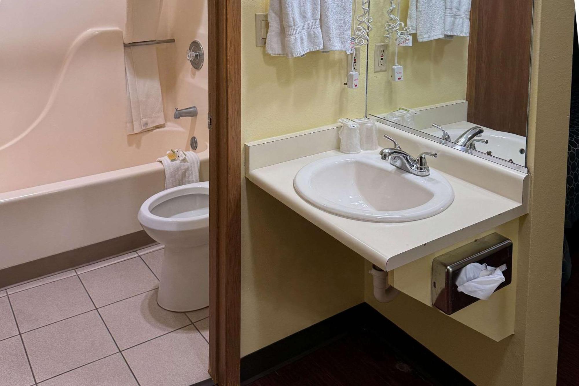 Rodeway Inn Moriarty Esterno foto